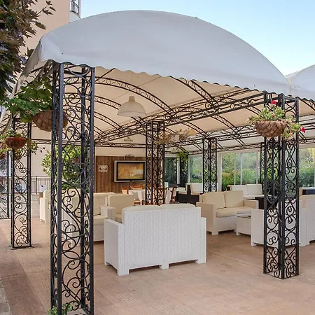 Hotel apartamentowy Bendita Mare 4*